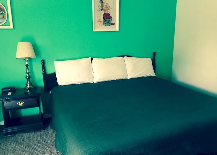 Travelers Motel